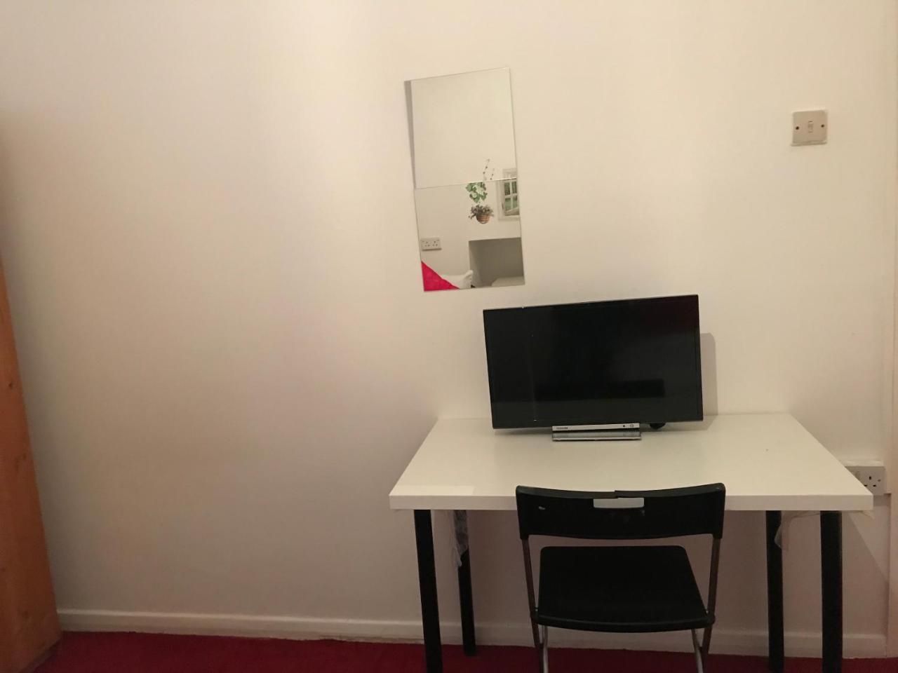 Poplar Guest House Лондон Экстерьер фото