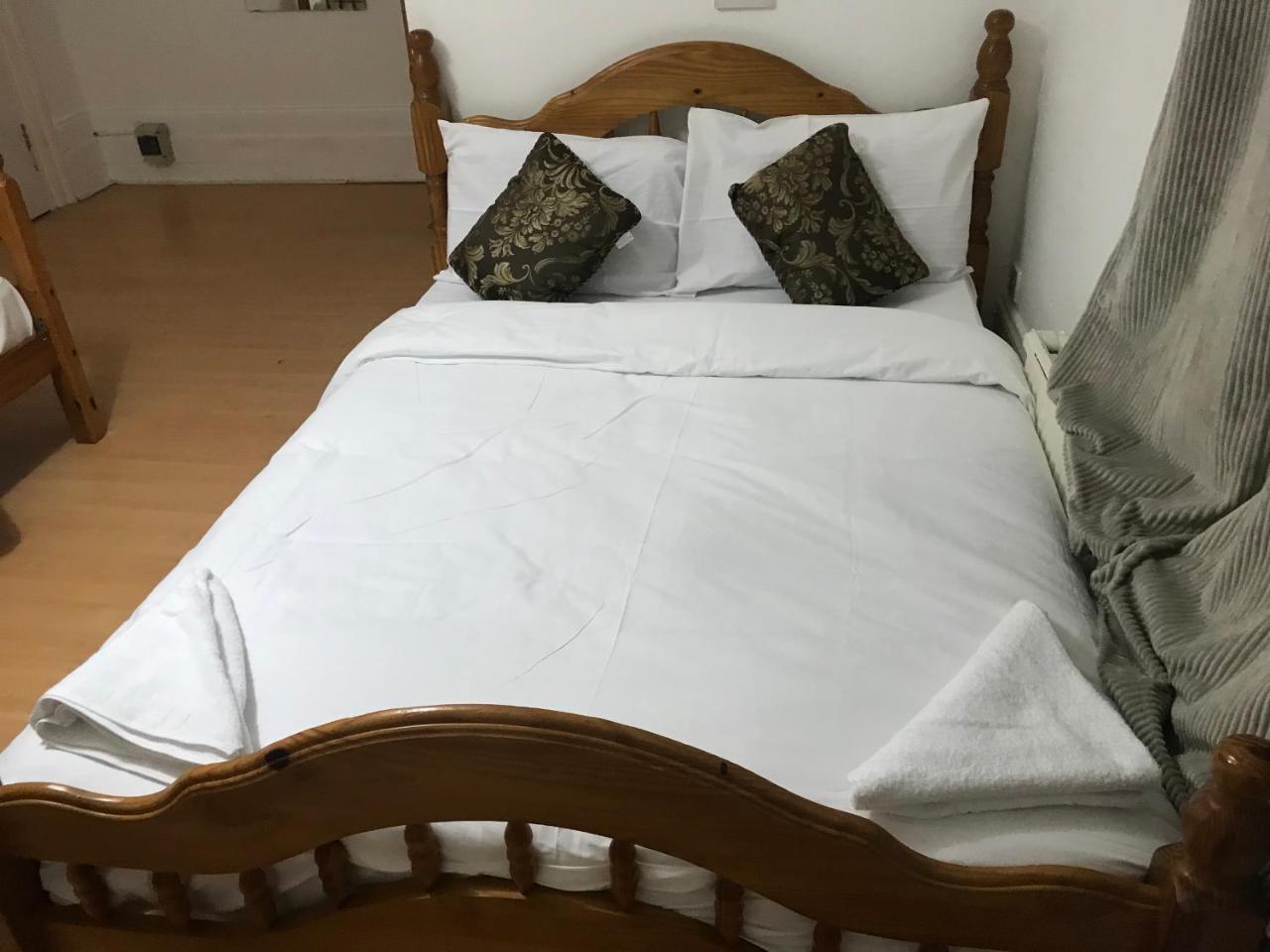 Poplar Guest House Лондон Экстерьер фото