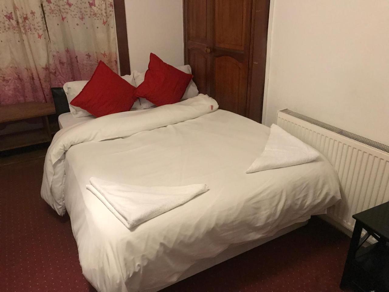 Poplar Guest House Лондон Экстерьер фото