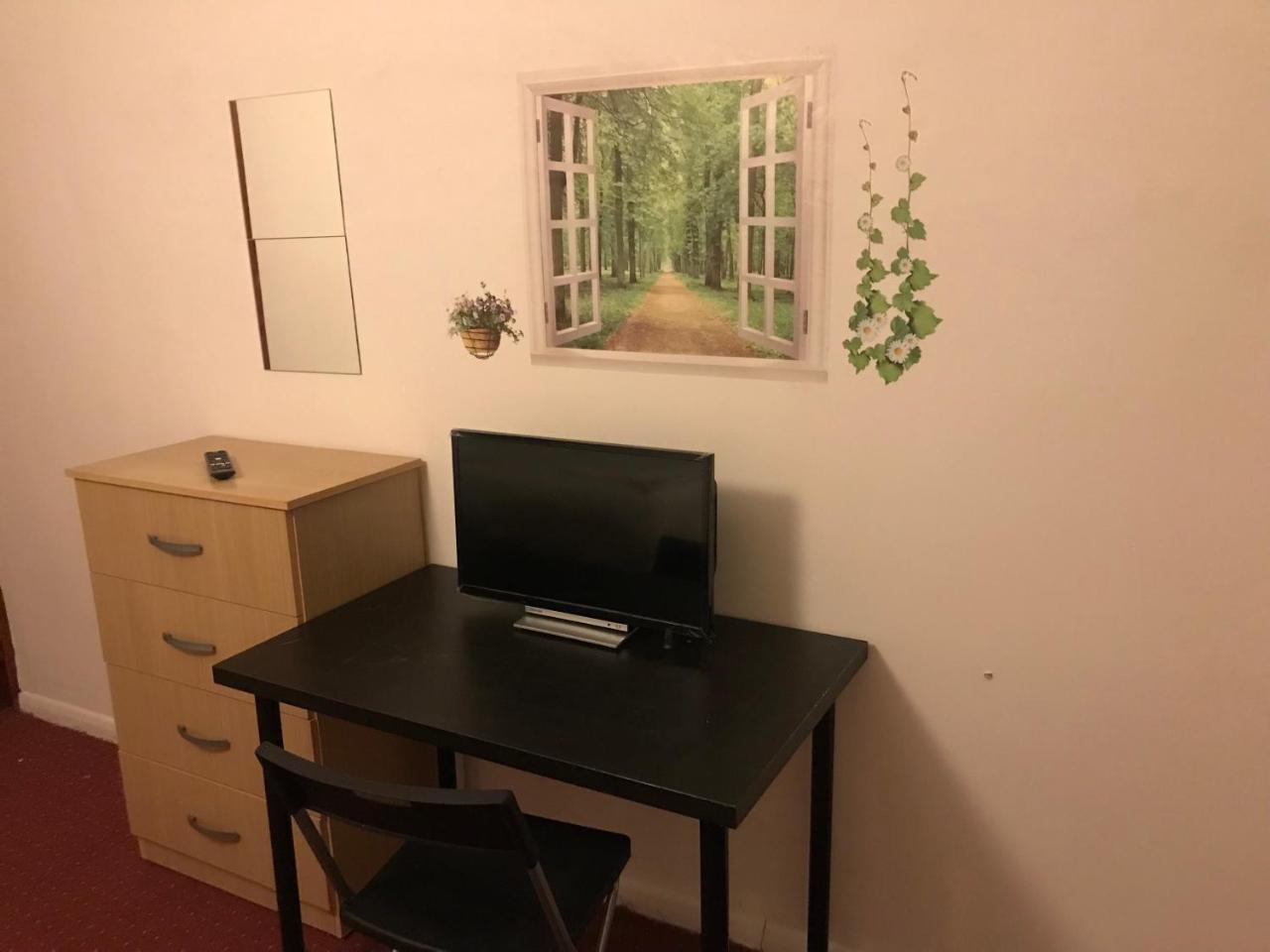 Poplar Guest House Лондон Экстерьер фото