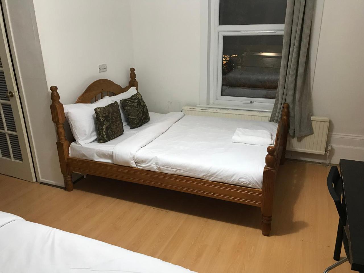 Poplar Guest House Лондон Экстерьер фото